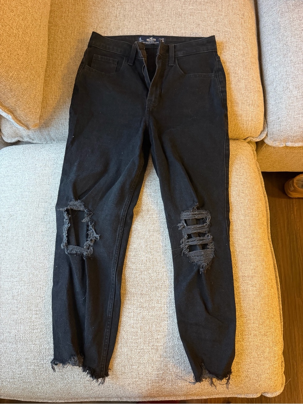 Women’s Black Distressed Ripped Jeans
